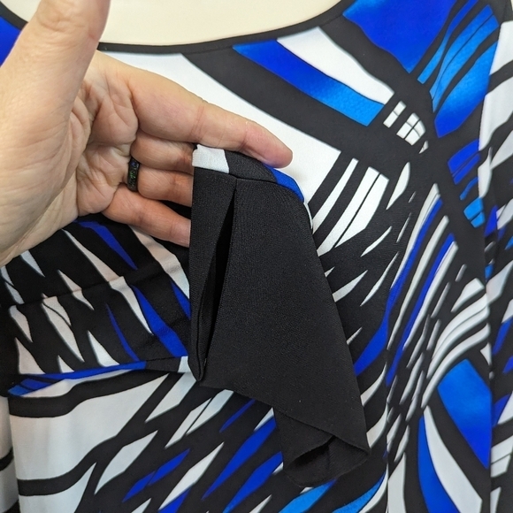 Bali Liquid Knit Abstract Blouse Sz M - Picture 6 of 10